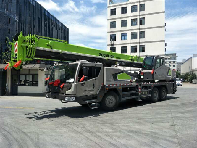 林口县跨街广告牌的高空安装注意事项