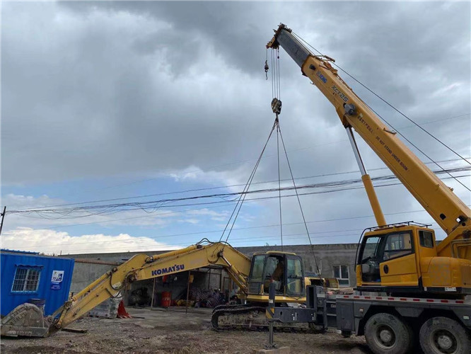 林口县25吨吊车的工作半径是多少？