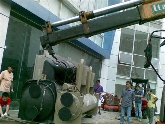 林口县随车吊和汽车吊的核心区别是什么？哪种更省钱？